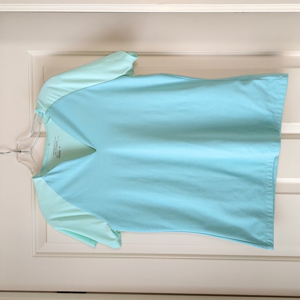 SALE 2/$6 Nike Golf Top